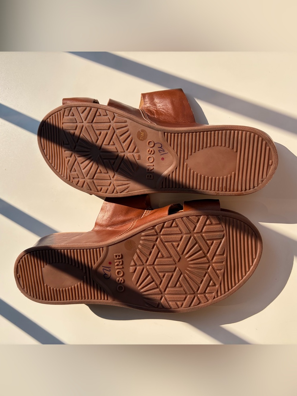 🆕 ⭐️ Brioso Brown Leather Wedge Slide Sandals Women’s Size 7.5 Casual Buckle - Picture 13 of 14
